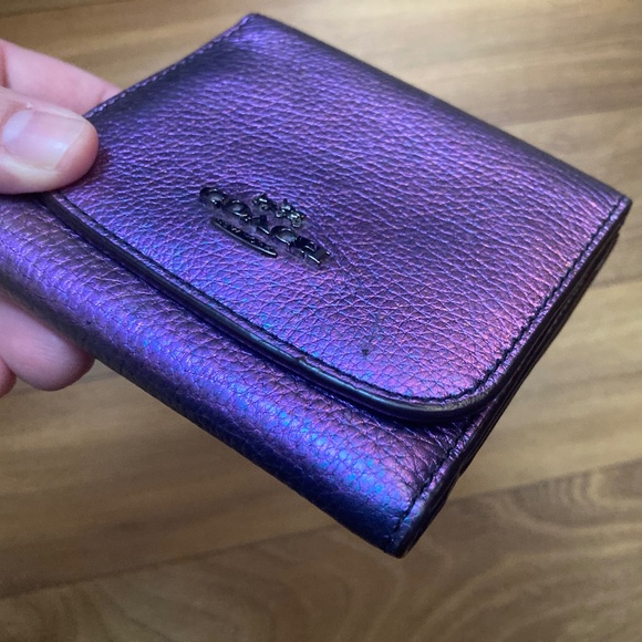 Coach NASA Hologram Wallet Iridescent Mermaid Oil Slick Leather 55719 Trifold - Picture 12 of 13